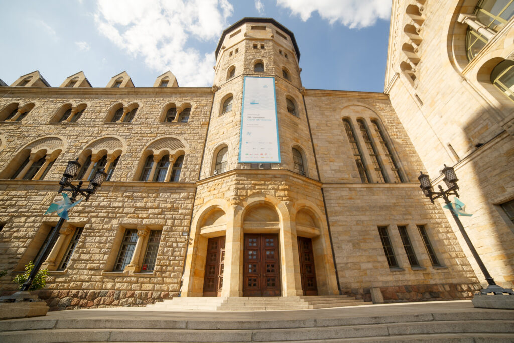 zdjęcie przedstawia budynek centrum kultury zamek