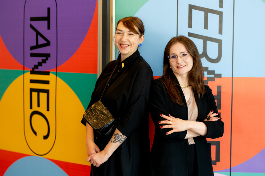 Aleksandra Rajska i Joanna Żygowska pozujące do zdjęcia